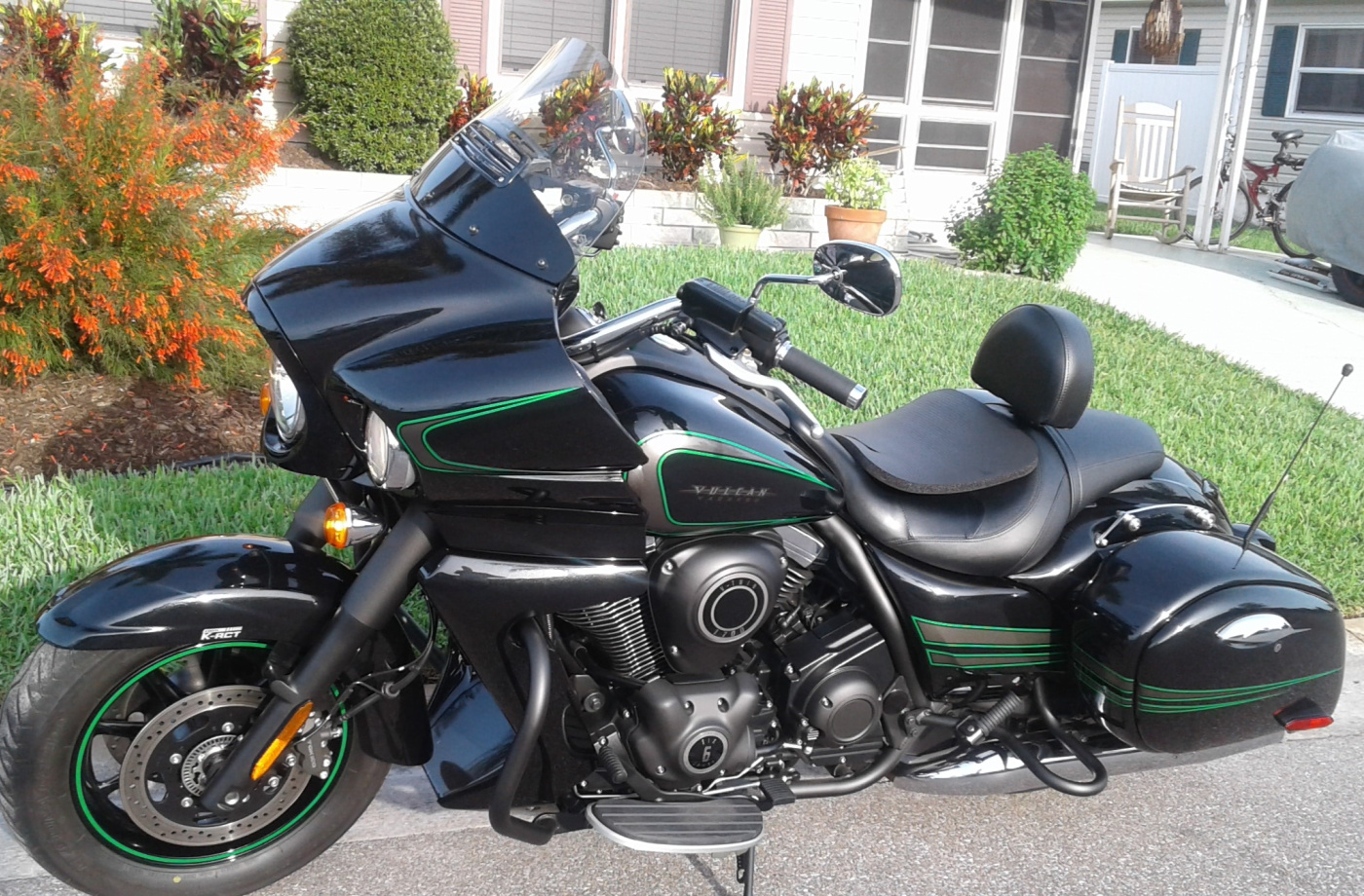 How to Sell a Motorcycle for Top Dollar 2021 10 Kawasaki Voyager 1700 windshield small Gray Vented 2 M Lannucci