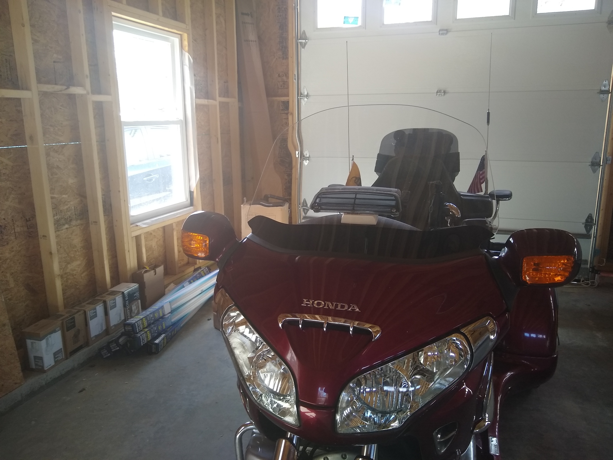 Click to view full screen Honda Gold Wing GL1800 Replacement Windshield 2001-2017 photo review