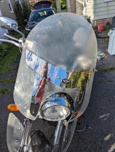 Click to view full screen Victory Kingpin Windshield | Replacement photo review