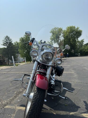 Click to view full screen Harley-Davidson | Softail Deluxe/Heritage/Fat Boy Windshield fits Nostalgic HD Detachable Brackets | 1988-2017 photo review