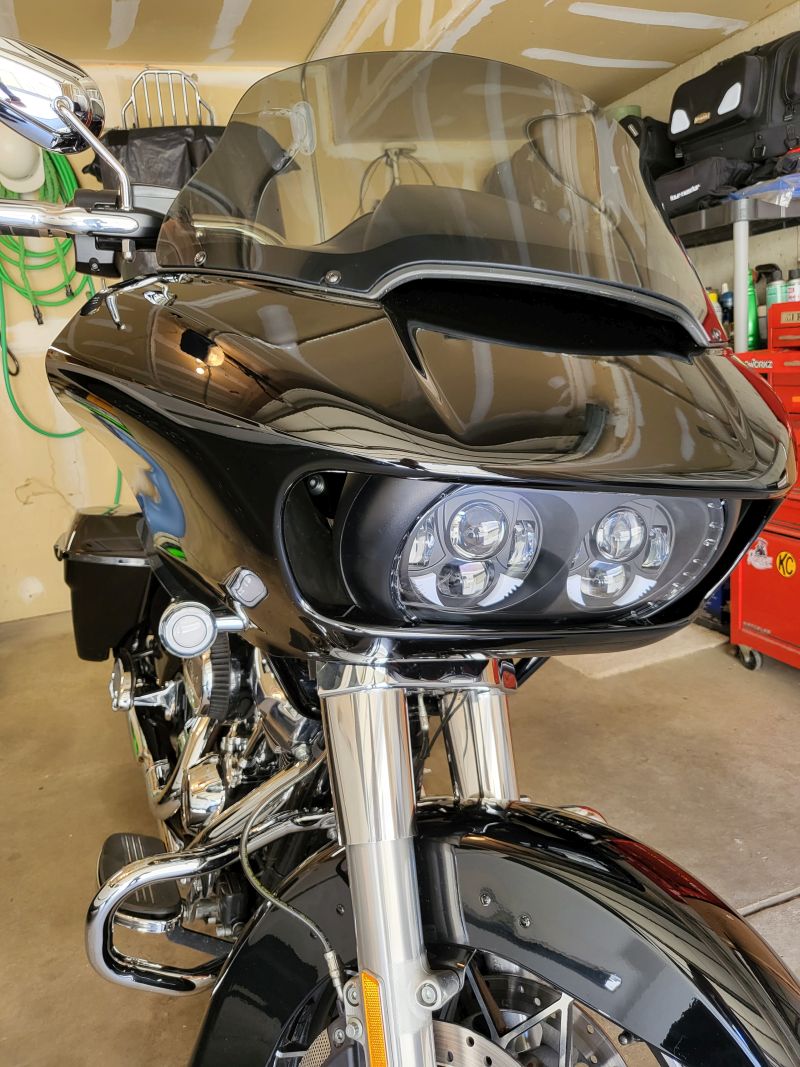 Click to view full screen Road Glide Windshield 2015-Present | Harley-Davidson® Windshields photo review