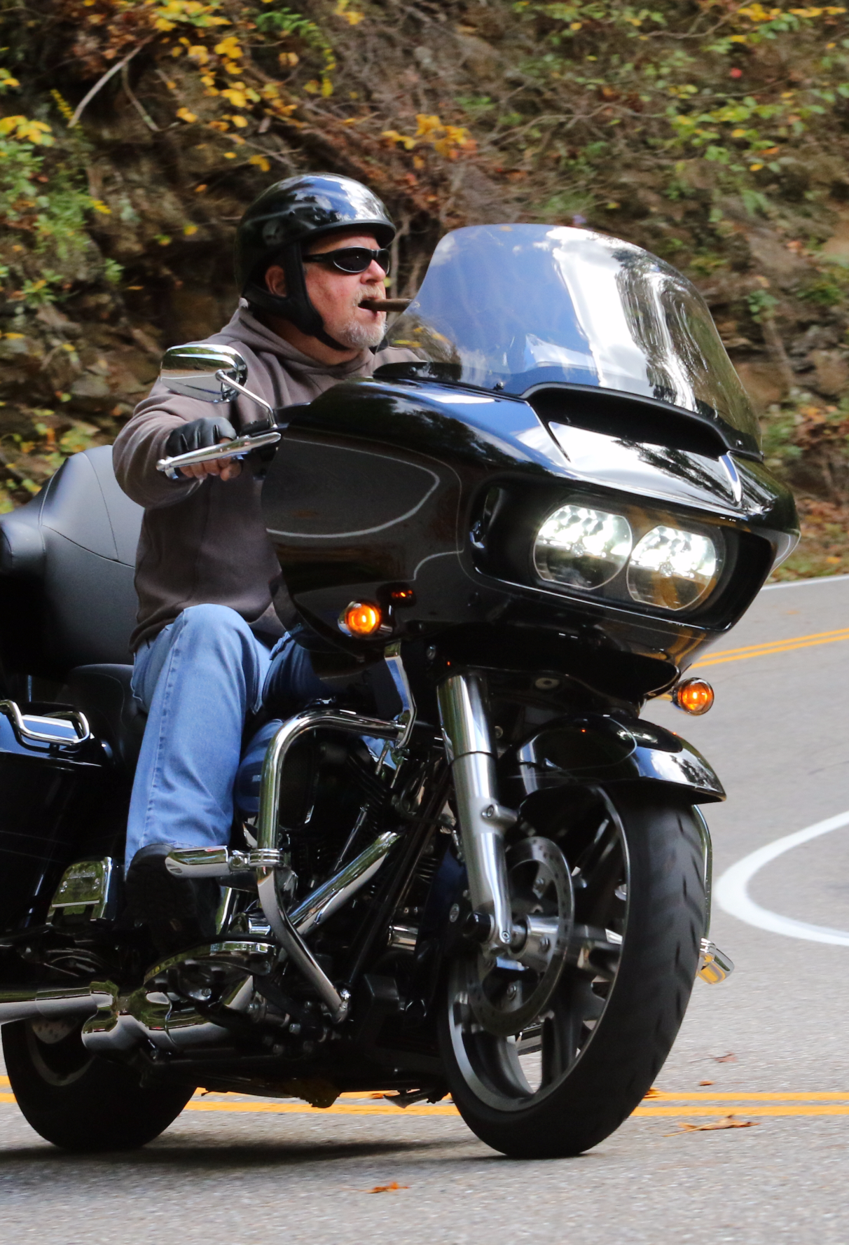 Click to view full screen Harley Davidson Road Glide Special Windshield