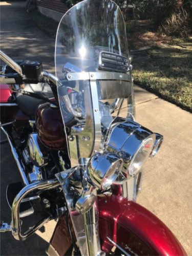 Click to view full screen Road King | Harley Davidson Replacement Windshield (5 Holes Across Horizontal Bracket) photo review