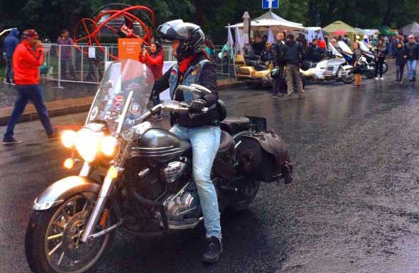 rain motorcycle windshield fog