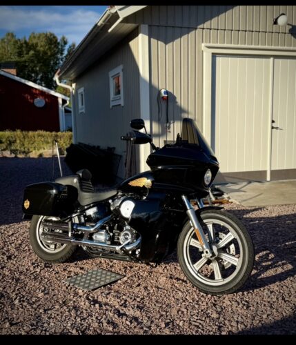 Harley-Davidson® FXLRST Low Rider ST Windshield photo review