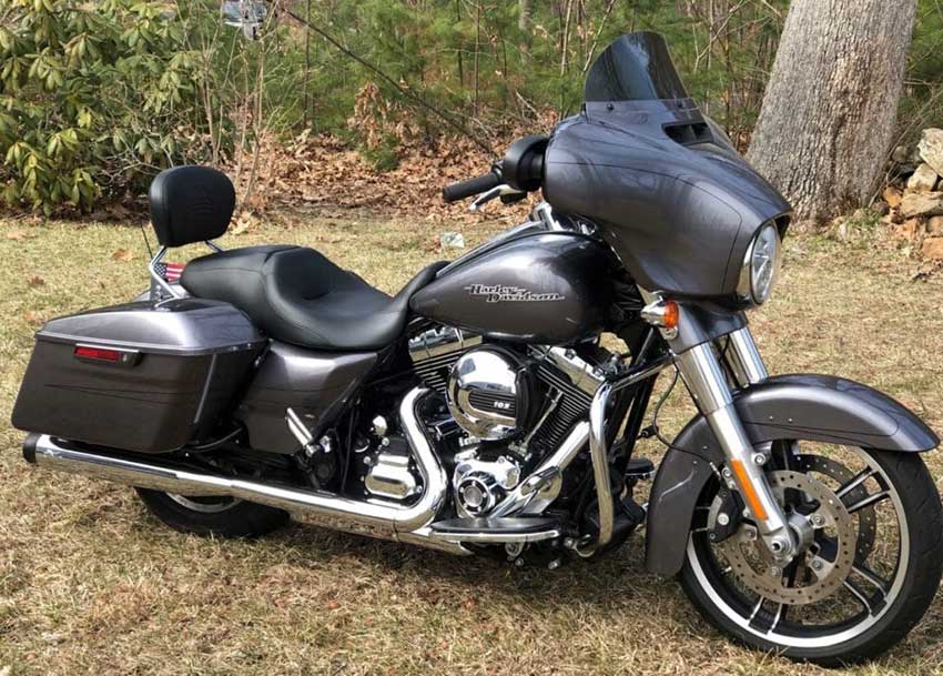 What Keeps the Harley-Davidson Street Glide Selling? 2 Street Glide motorcycle